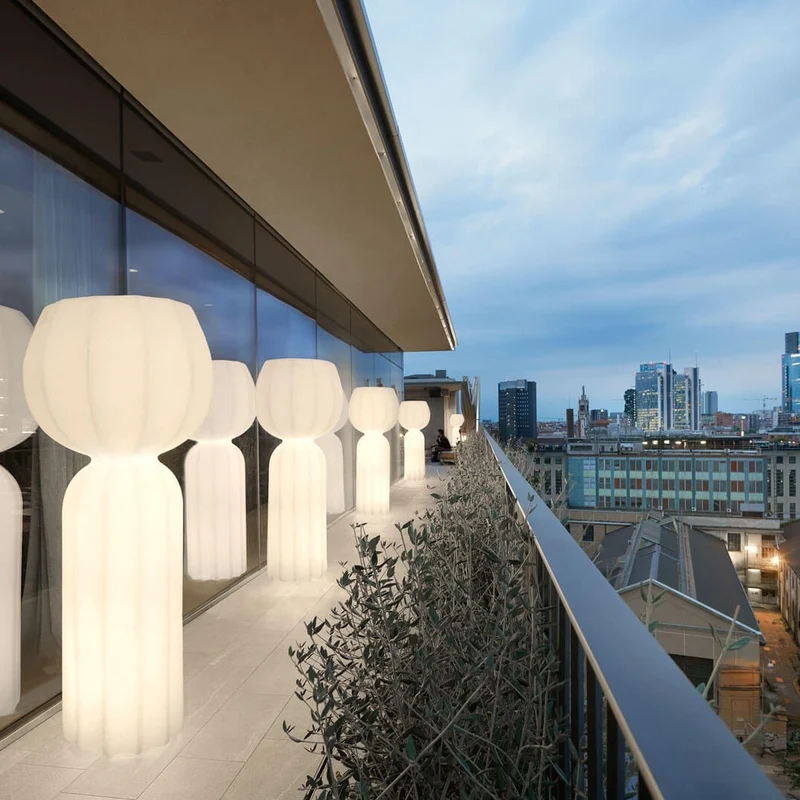 Slide Design Cucun Outdoor Floor Lamp