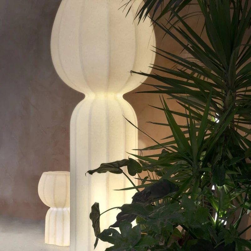 Slide Design Cucun Outdoor Floor Lamp