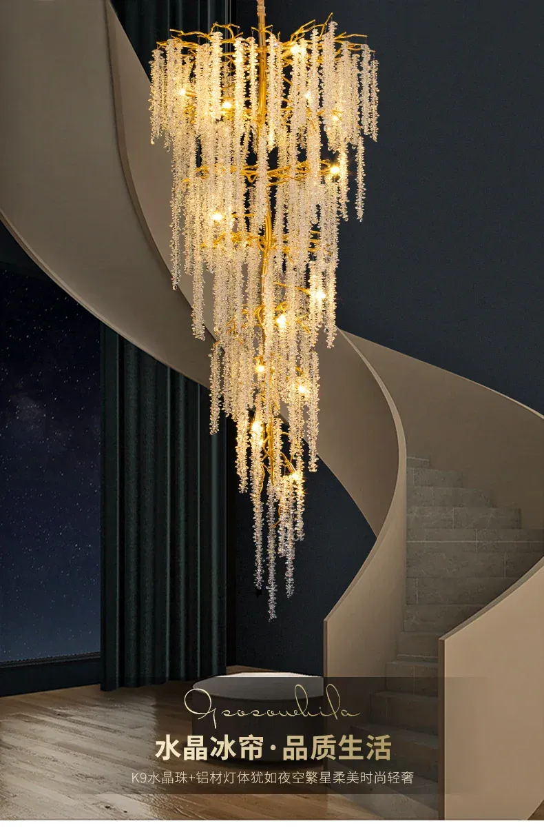 Grand Lustre en Escalier Avec Suspensions en Cristal