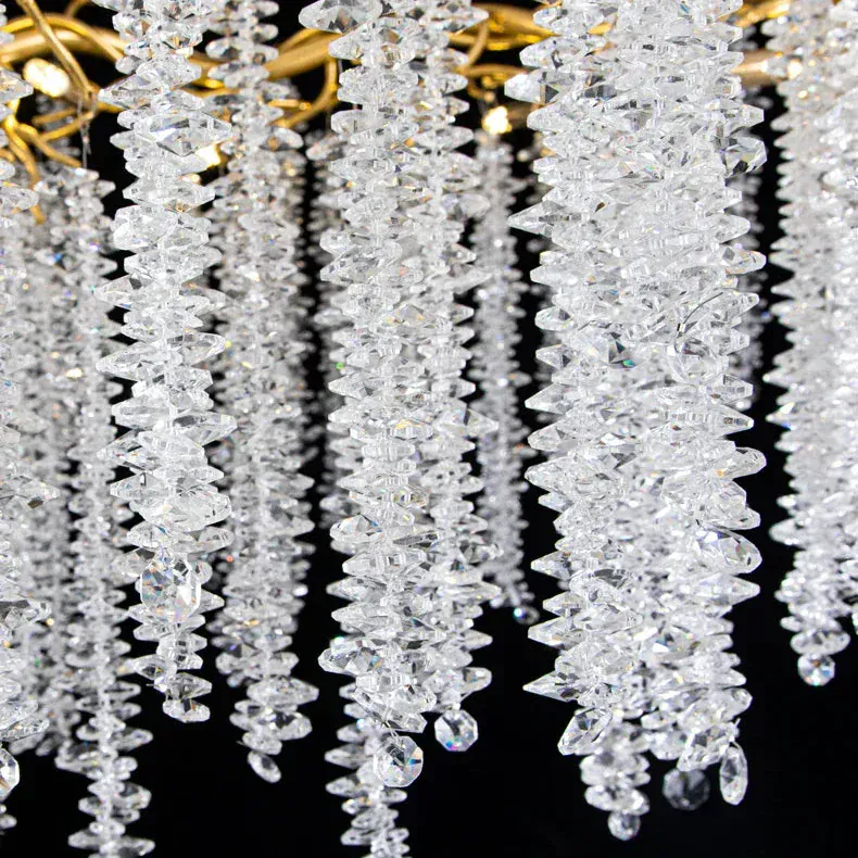 Grand Lustre en Escalier Avec Suspensions en Cristal