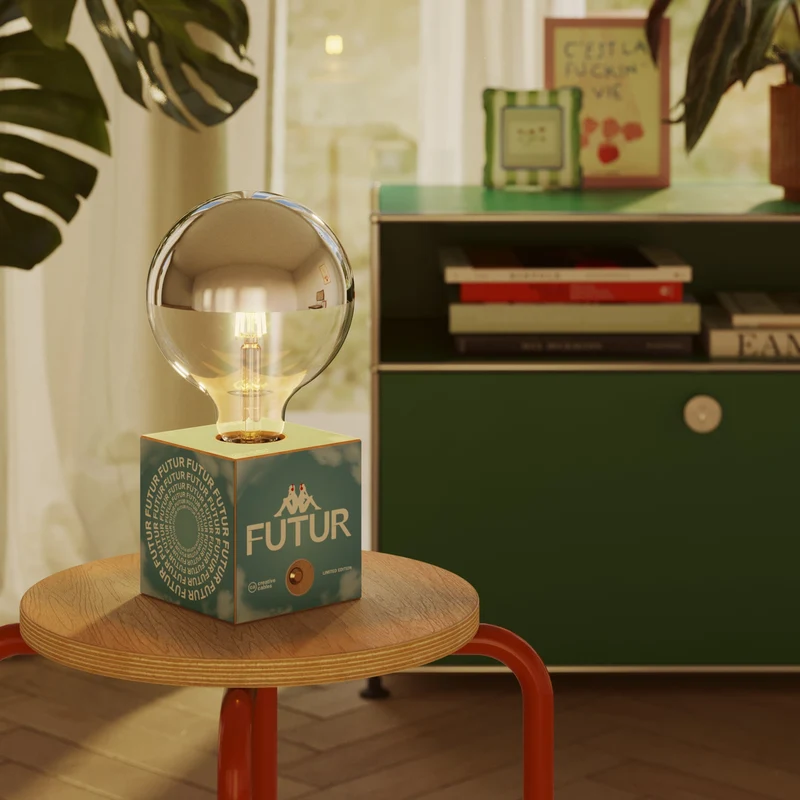Lampe à batterie Cabless03 « Futur » avec ampoule globe demi-sphère argent - Futur Festival