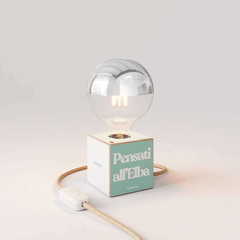 Lampe de table Cubetto « Pensati all’Elba » avec ampoule globe demi-sphère argent - Tuttapolpa