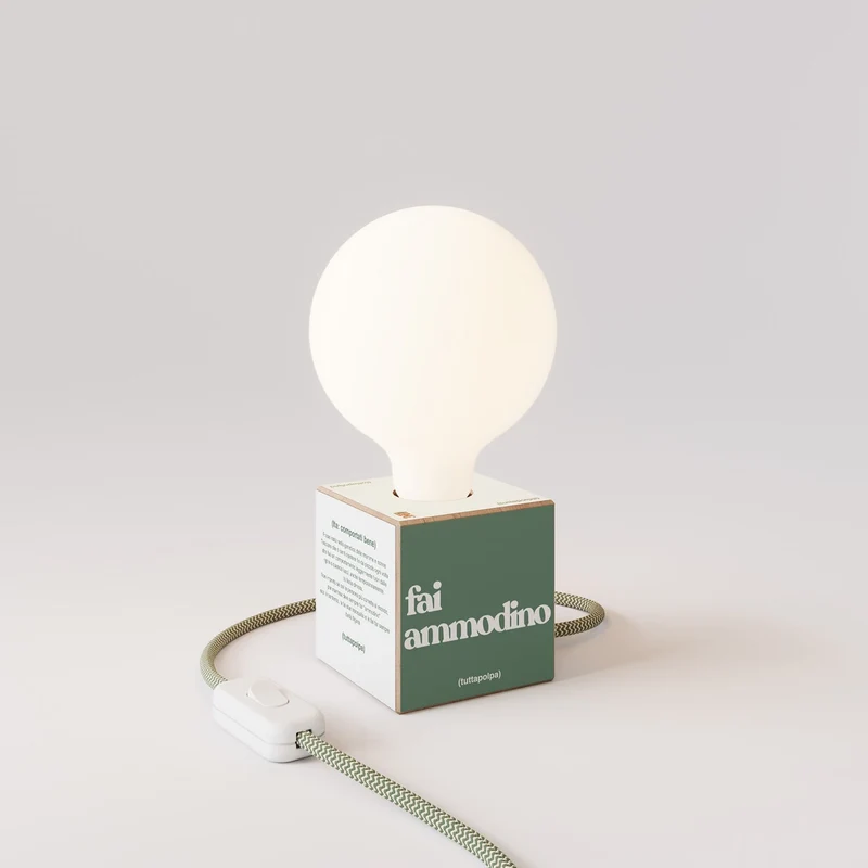 Lampe de table Cubetto « Fai ammodino » avec ampoule globe effet porcelaine - Tuttapolpa