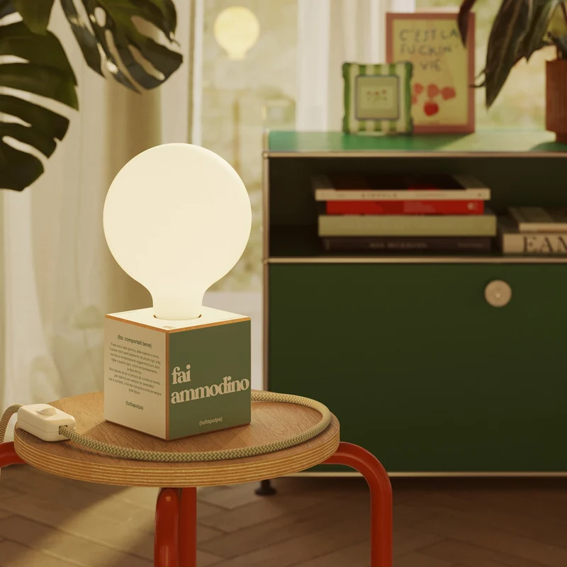 Lampe de table Cubetto « Fai ammodino » avec ampoule globe effet porcelaine - Tuttapolpa