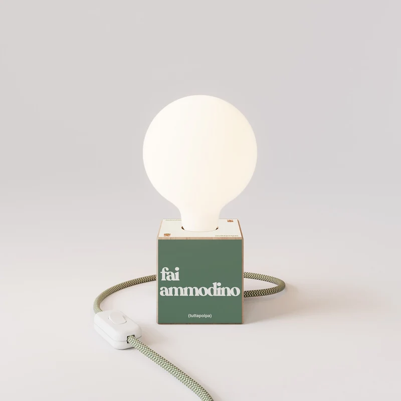 Lampe de table Cubetto « Fai ammodino » avec ampoule globe effet porcelaine - Tuttapolpa