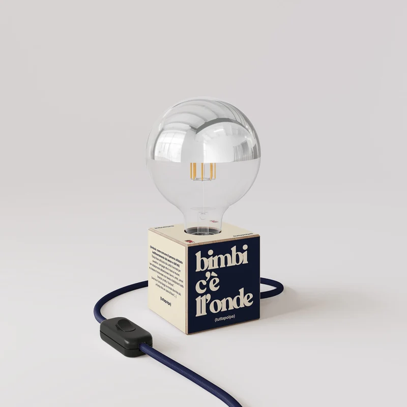 Lampe de table Cubetto « Bimbi c’è l’onde » avec ampoule globe demi-sphère argentée - Tuttapolpa