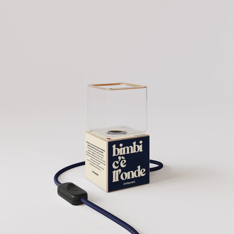 Lampe de table Cubetto « Bimbi c’è l’onde » avec ampoule Ghost - Tuttapolpa