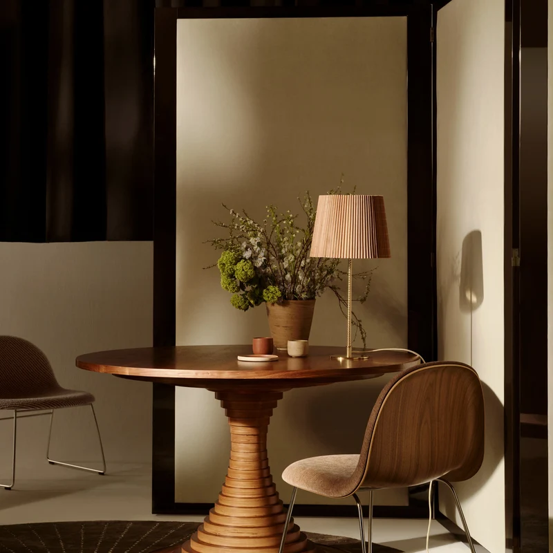 Gubi Tavolo a Dischi Dining Table