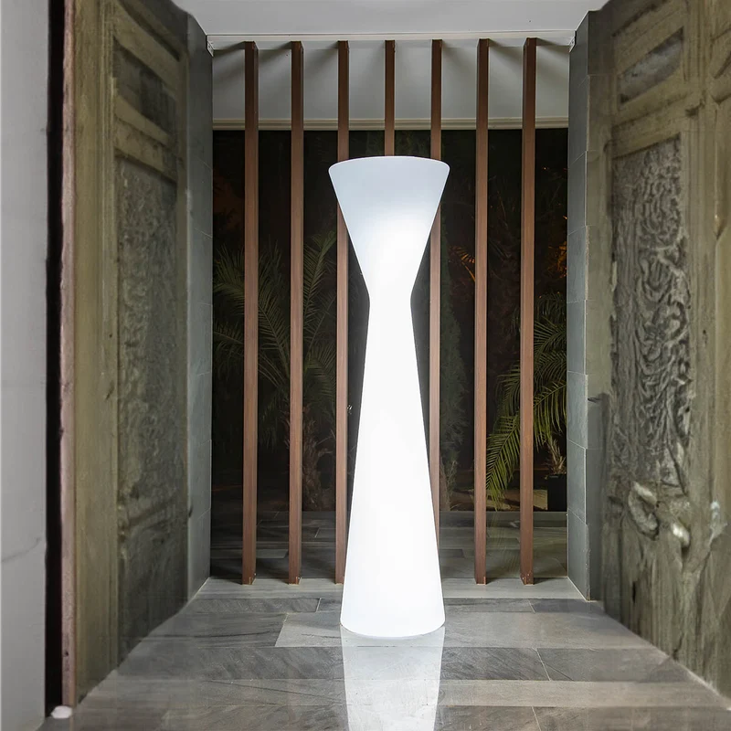 LAMPADAIRE KONIKA