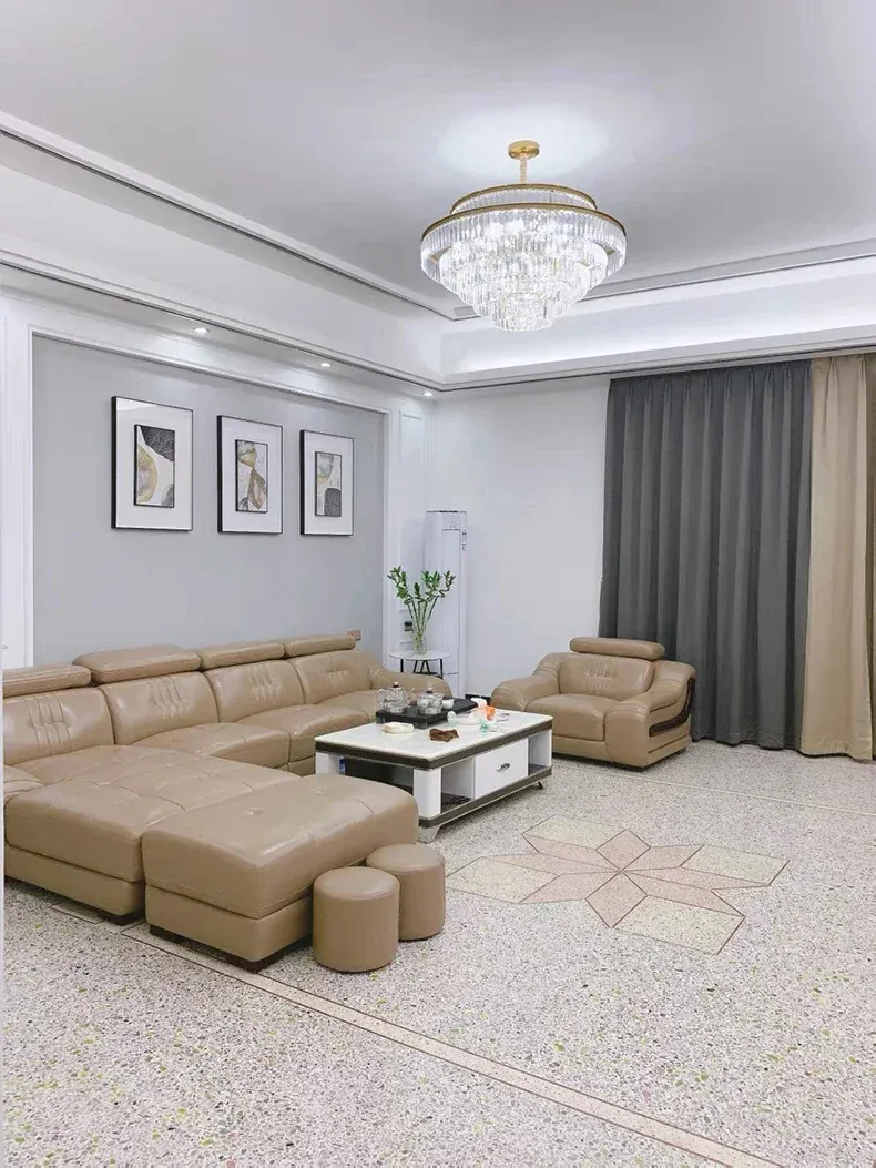 Grand Lustre Moderne en Verre pour Salon