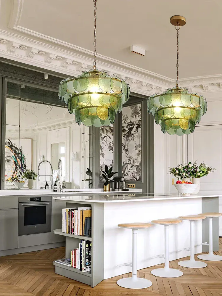 Lustre en écailles rouge en verre au style rétro