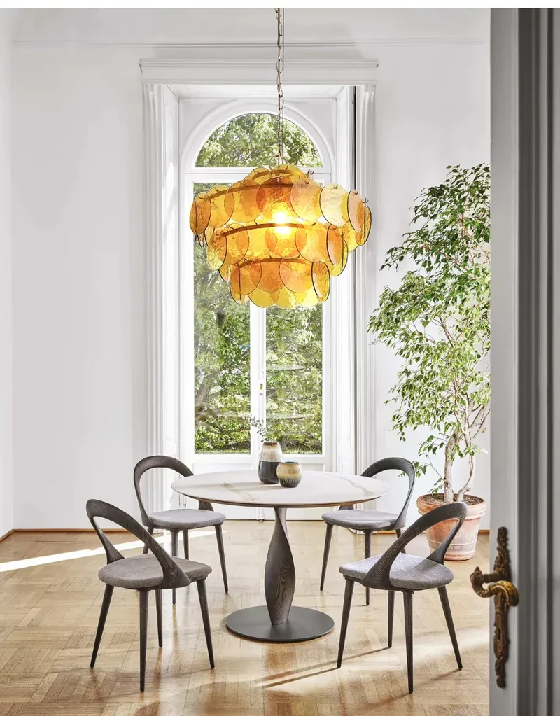 Lustre en écailles rouge en verre au style rétro