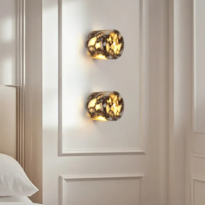 Petit luminaire mural design au style italien moderne