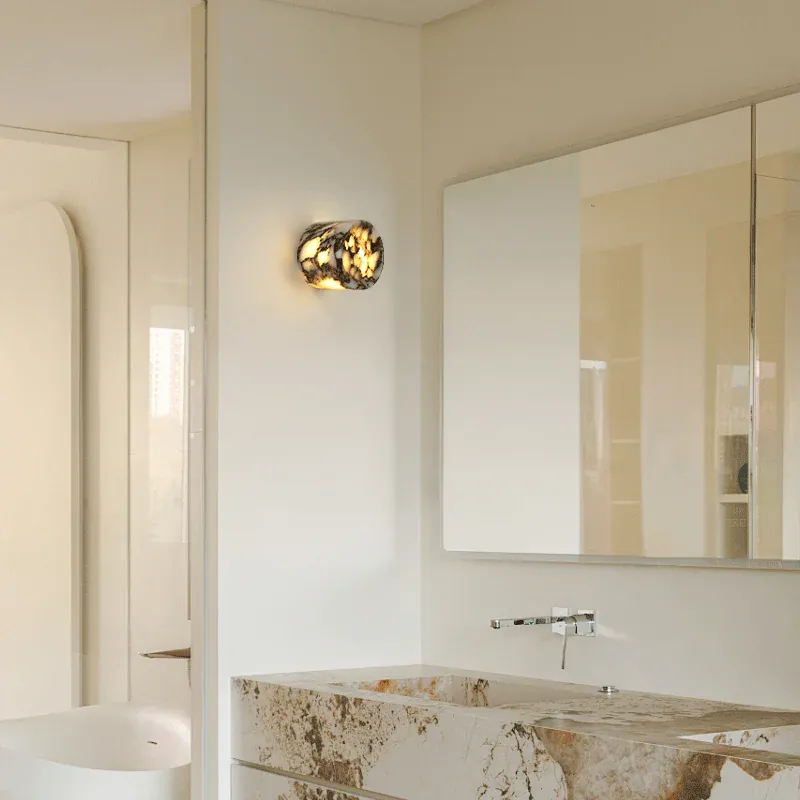 Petit luminaire mural design au style italien moderne