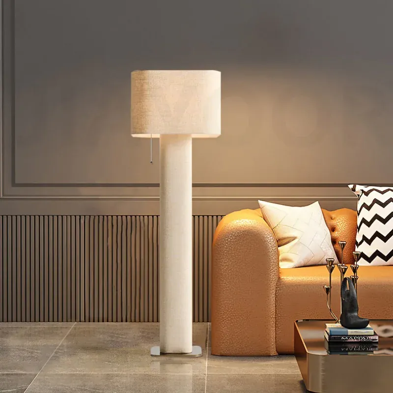 Lampadaire en tissu blanc crème