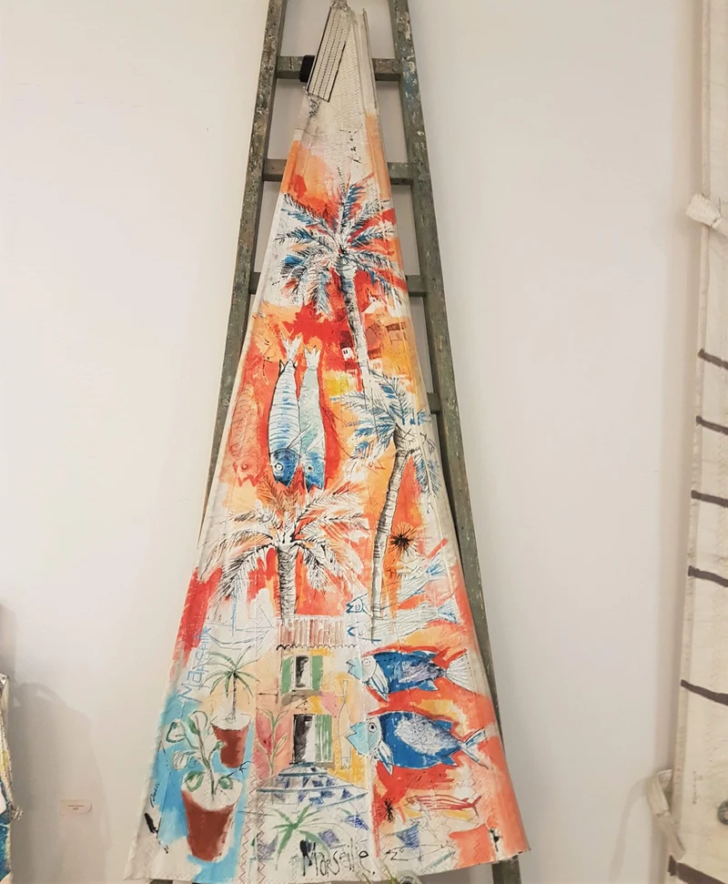 Peinture sur voile par Cécile Colombo