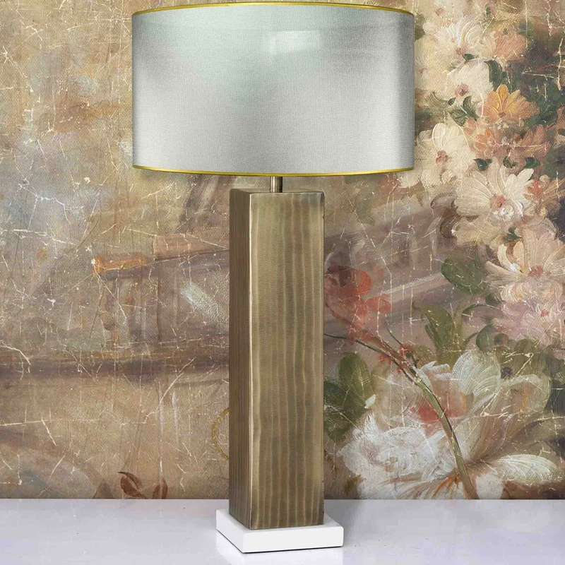 Maillot carrée Lampe en laiton doré sans abat-jour