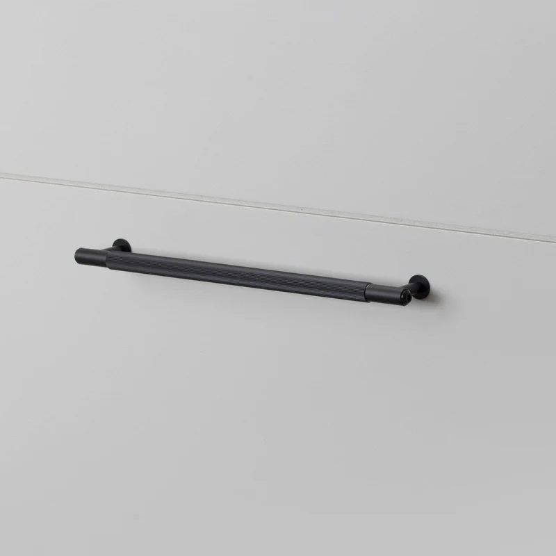Buster + Punch Pull Bar Linear