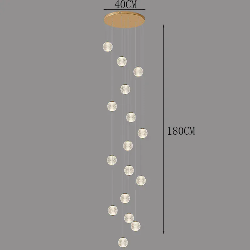 Suspensions design pour escalier de globes en verre