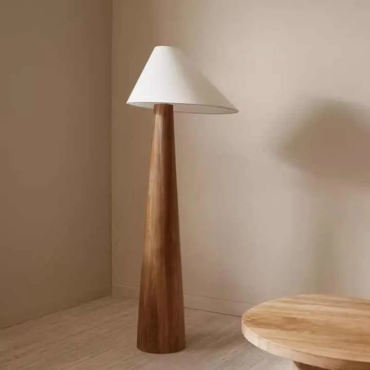 Le Lampadaire en Bois