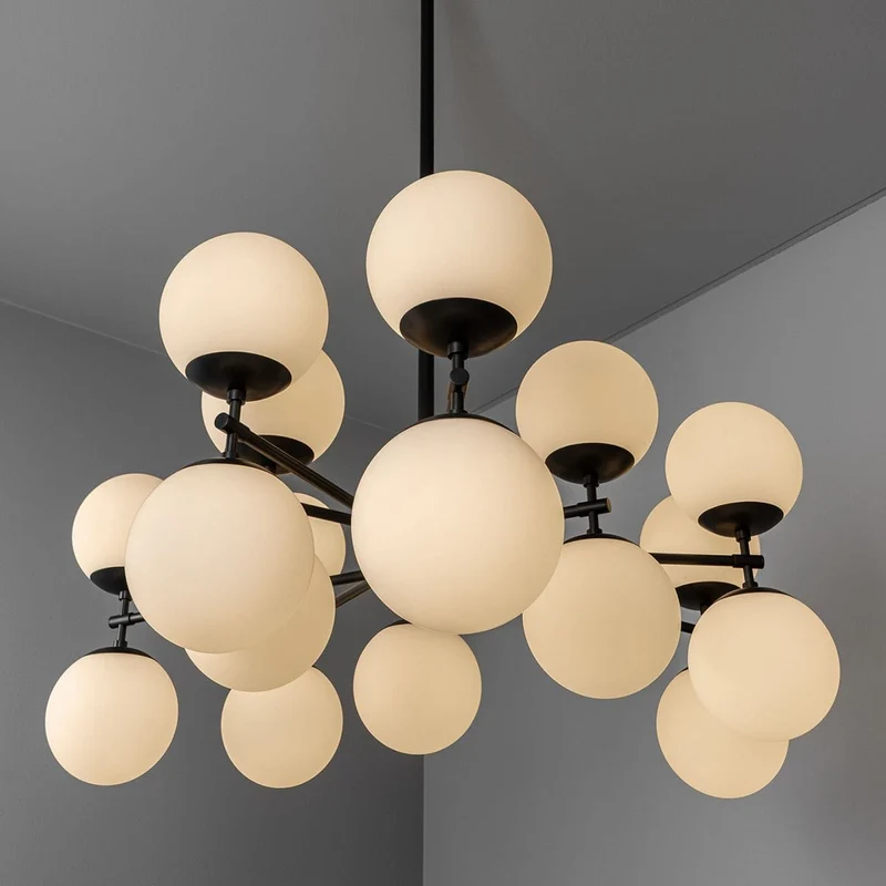 Chandelier noir globes