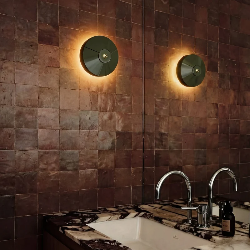 Minale 2Shades Closed Wall Lamp