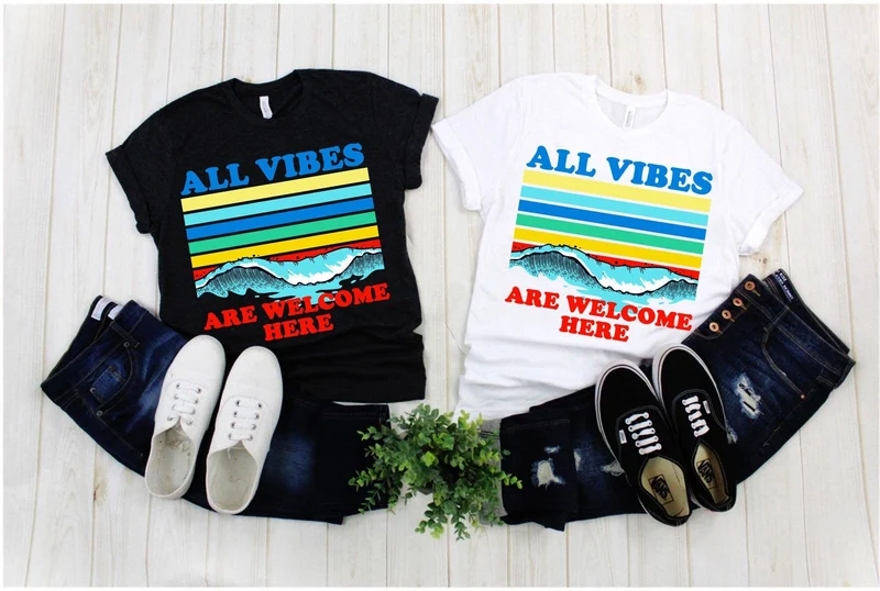 Toutes les vibrations sont les bienvenues ici | | Retro Sunset Waves, toutes les vibrations sont les bienvenues vintage t / chemise de gentillesse / tee-shirt des années 70 / cadeau de pleine conscience / hauts hippies