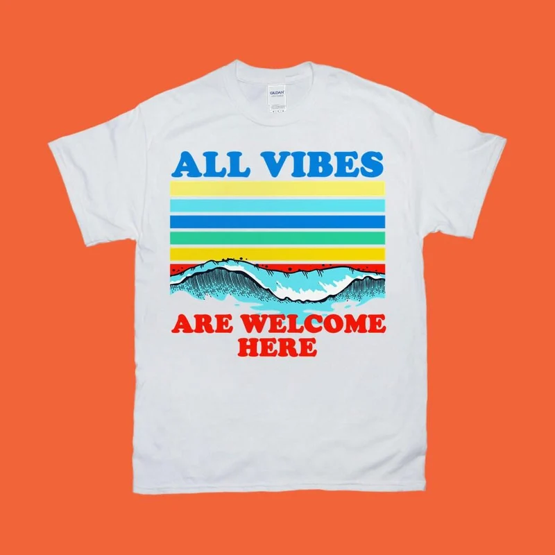 Toutes les vibrations sont les bienvenues ici | | Retro Sunset Waves, toutes les vibrations sont les bienvenues vintage t / chemise de gentillesse / tee-shirt des années 70 / cadeau de pleine conscience / hauts hippies