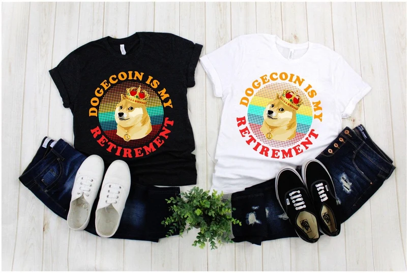 Dogecoin est ma retraite | 7 points de couleurs | Coucher de soleil rétro| Funny Doge Coin Crypto Tee,Memecoin Shiba Inu Dog Crypto-monnaie, Dogecoin To Moon