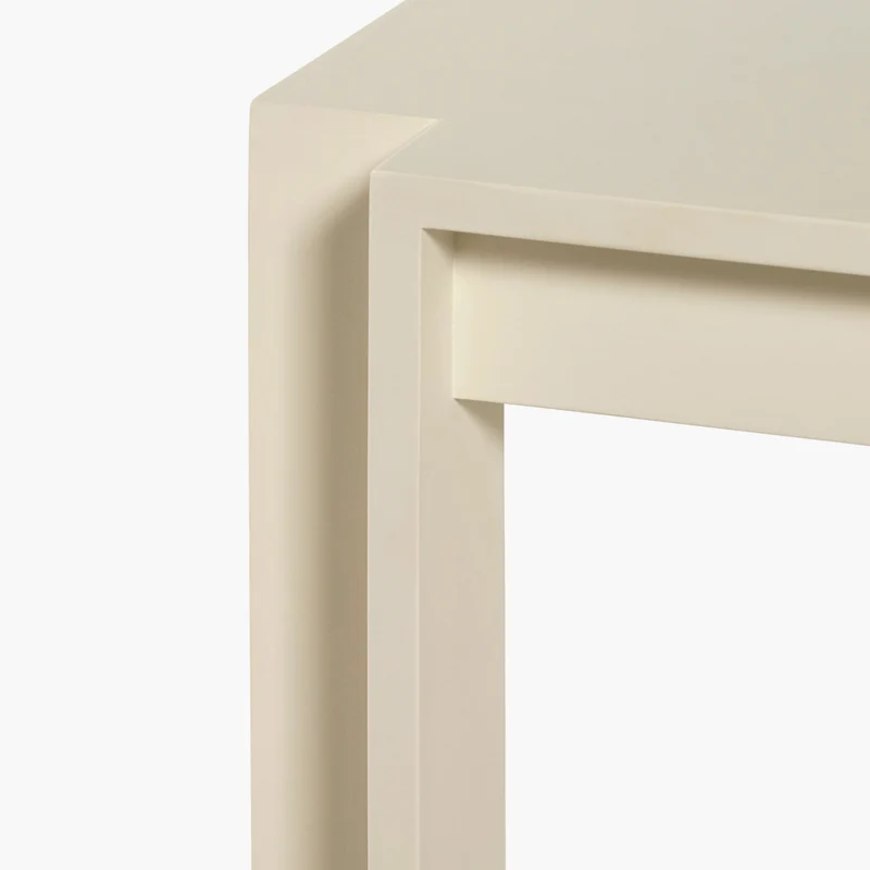Serax Cora Table