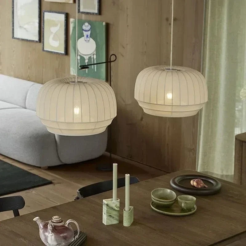 Lampe Suspendue Minimaliste en Tissu Wabi Sabi – Lustre LED pour Salon, Chambre et Hôtel