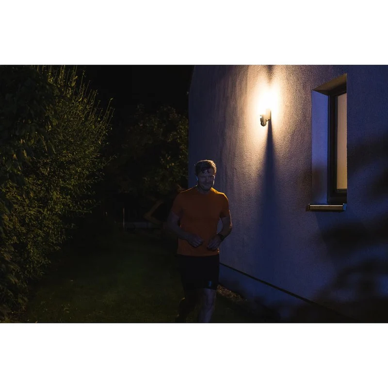 OSRAM Wifi SMART+ CAMÉRA MURALE DE CONTRÔLE Lampe de jardin avec capteur caméra HD 16W / 3000K Blanc chaud