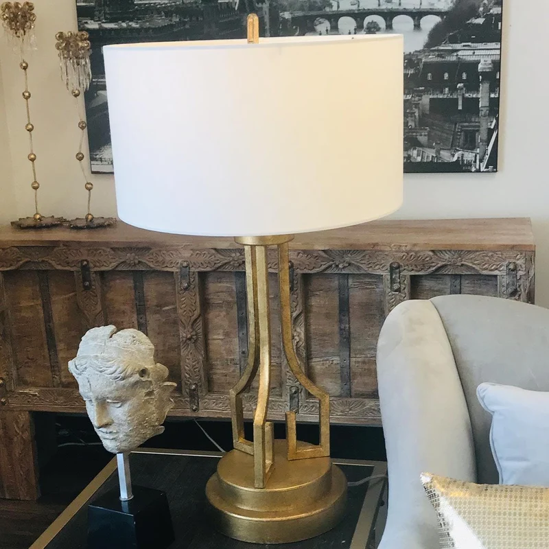 Lampe dorée pour bureau chic