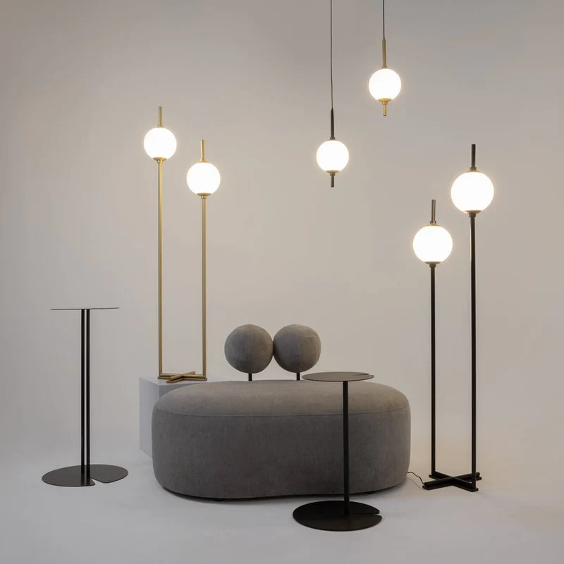 Lampadaire Doré 2 Boules Blanches Laiton