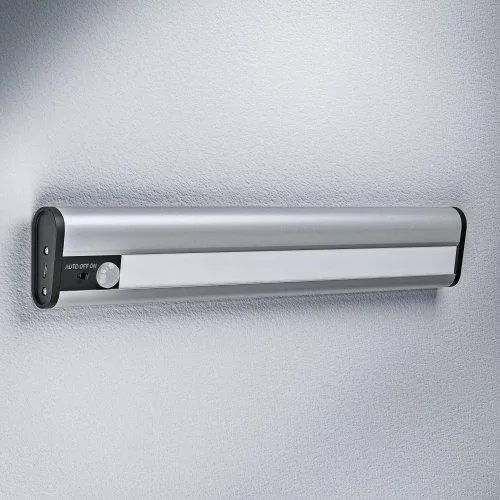 LEDVANCE Lampe LED à piles, lumière pour applications intérieures, capteur de mouvement, capteur jour-nuit, blanc froid, 300,0 mm x 50,0 mm x 22,0 mm, LED linéaire mobile USB