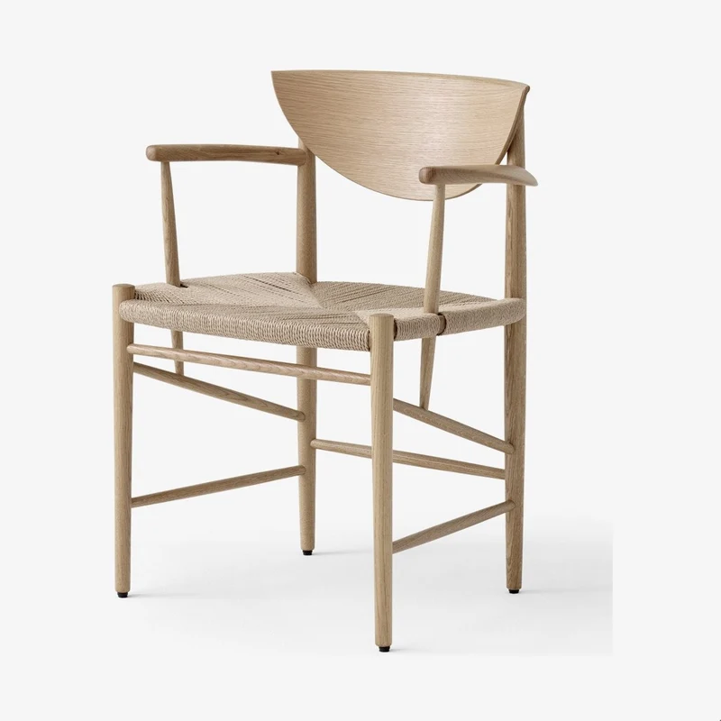 &Tradition Drawn Armchair HM4