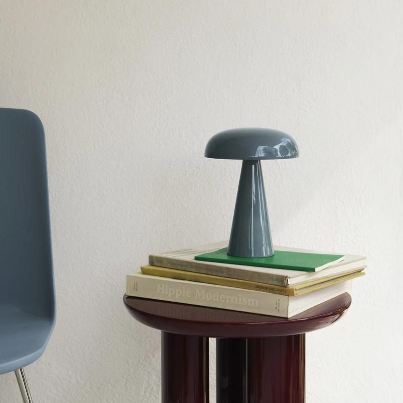 &Tradition Rely Side Chair HW6