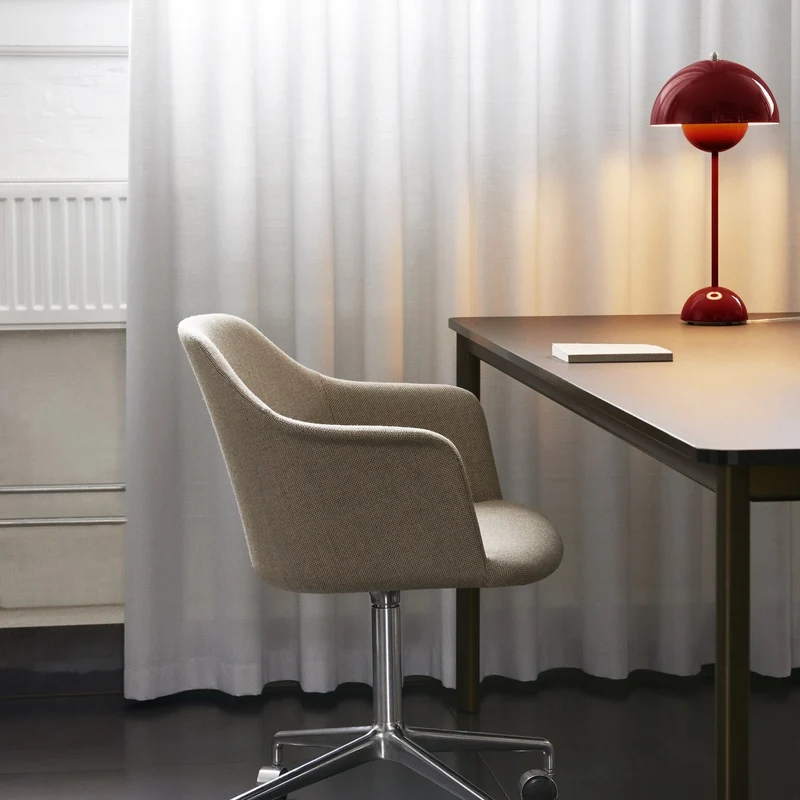 &Tradition Drip Dining Table HW58