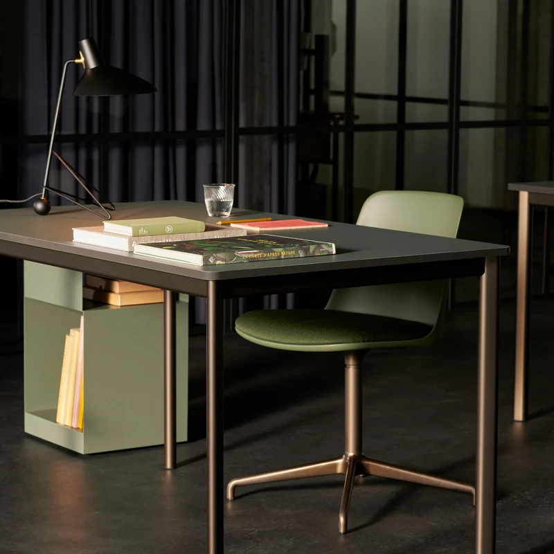 &Tradition Drip Dining Table HW58