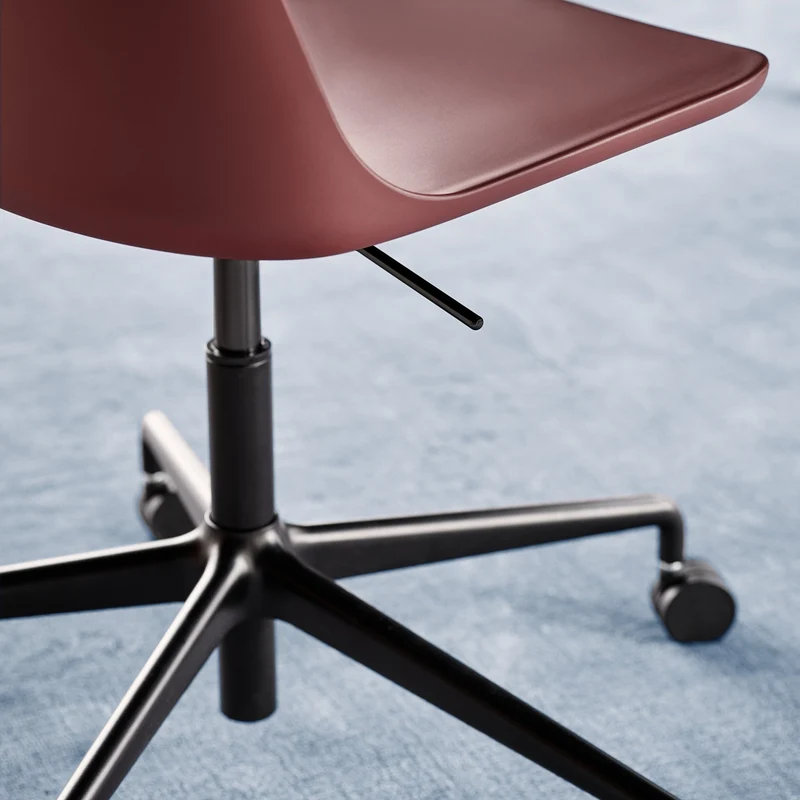 &Tradition Rely Side Chair HW28