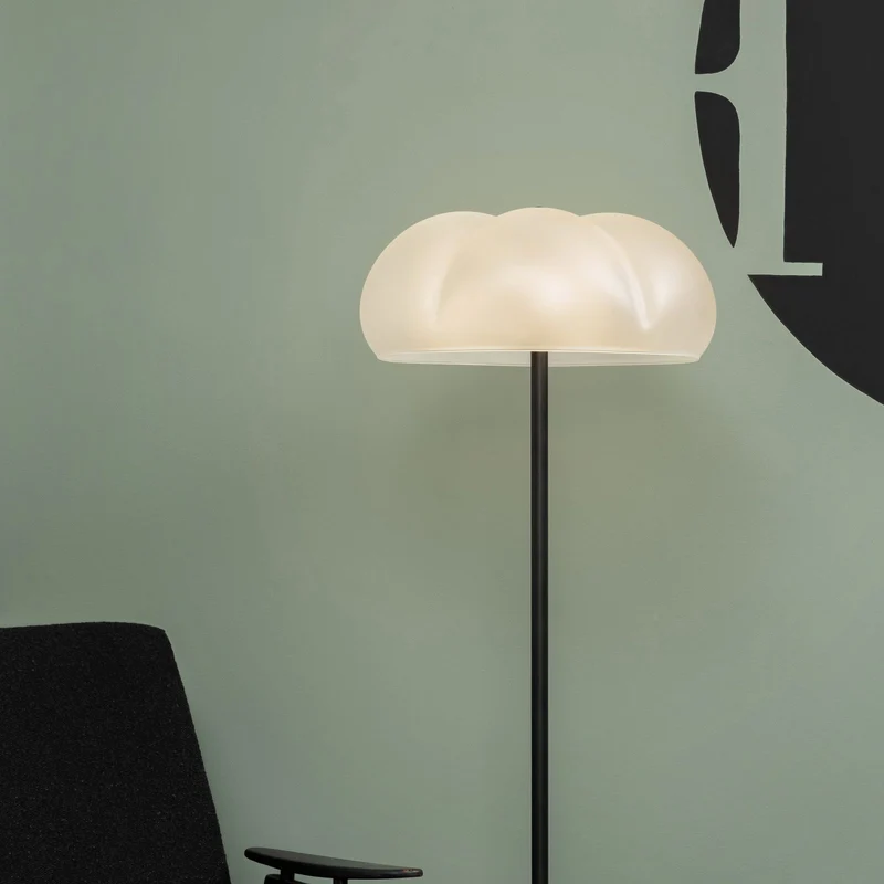 Schwung Hana Floor Lamp