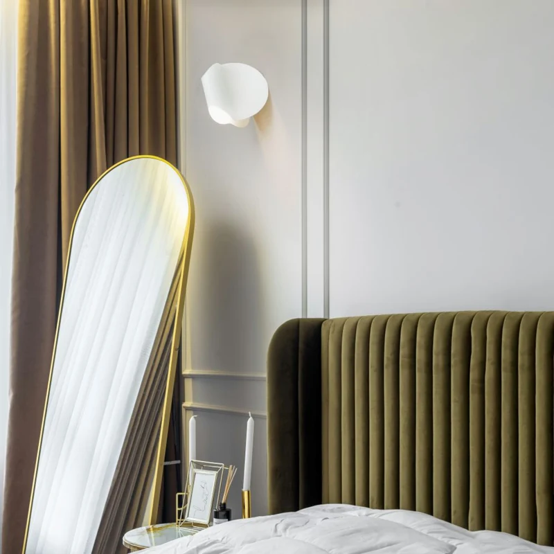 OliveLab Oplà Wall Lamp