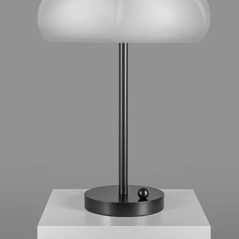 Schwung Hana Table Lamp