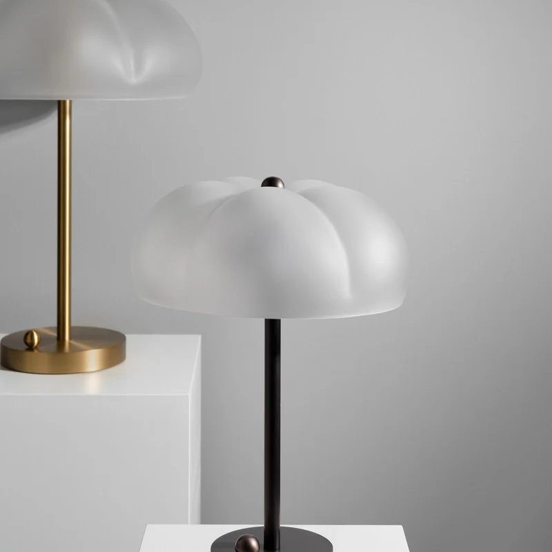 Schwung Hana Table Lamp