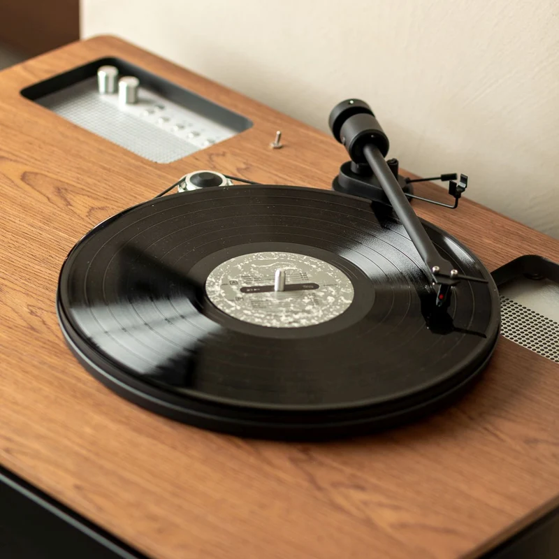 La Boite concept LX Turntable and speaker Connect