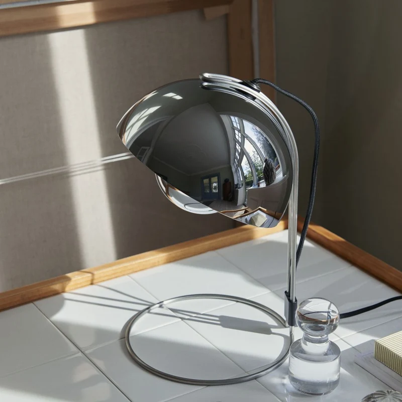 &Tradition Flowerpot VP4 Table Lamp