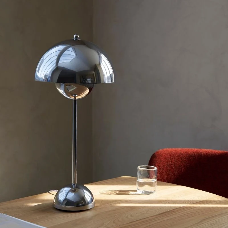 &Tradition Flowerpot VP3 Table Lamp