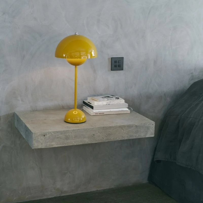 &Tradition Flowerpot VP3 Table Lamp