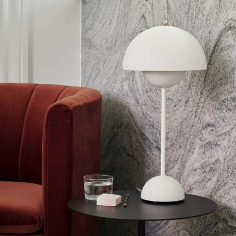 &Tradition Flowerpot VP3 Table Lamp