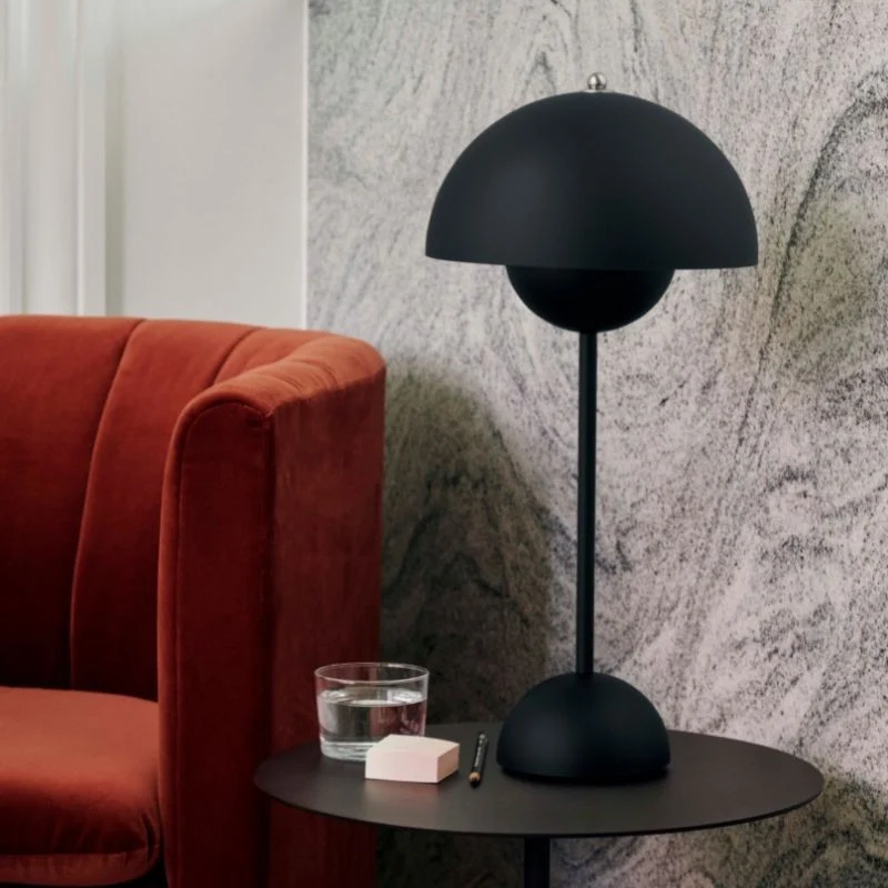 &Tradition Flowerpot VP3 Table Lamp